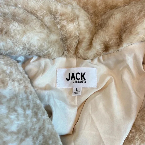 Soft faux fur cardigan jacket, Bb Dakota, size L, Lined, Worn 2x! - Picture 7 of 10